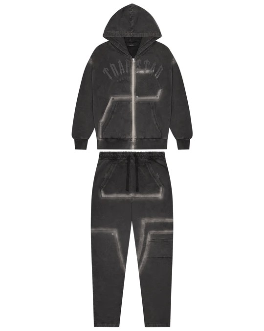 Black Men\'s Trapstar Irongatw Rivet 2.0 Tracksuits UK | 79628-BHTK