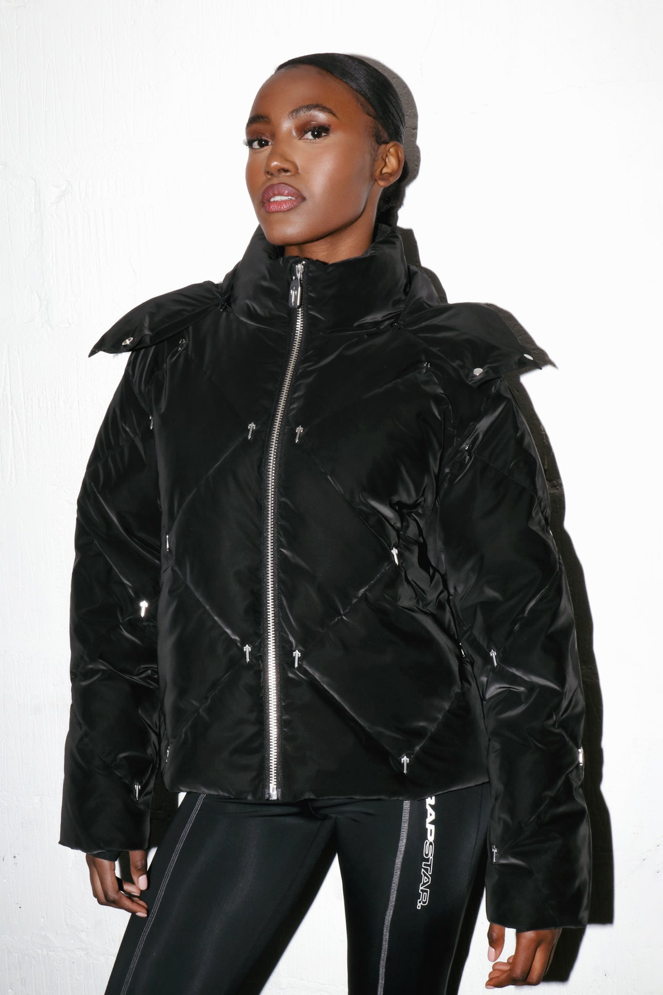 Black Women's Trapstar Chesterfield Irongate T Puffer Jackets UK | 01326-NUXR