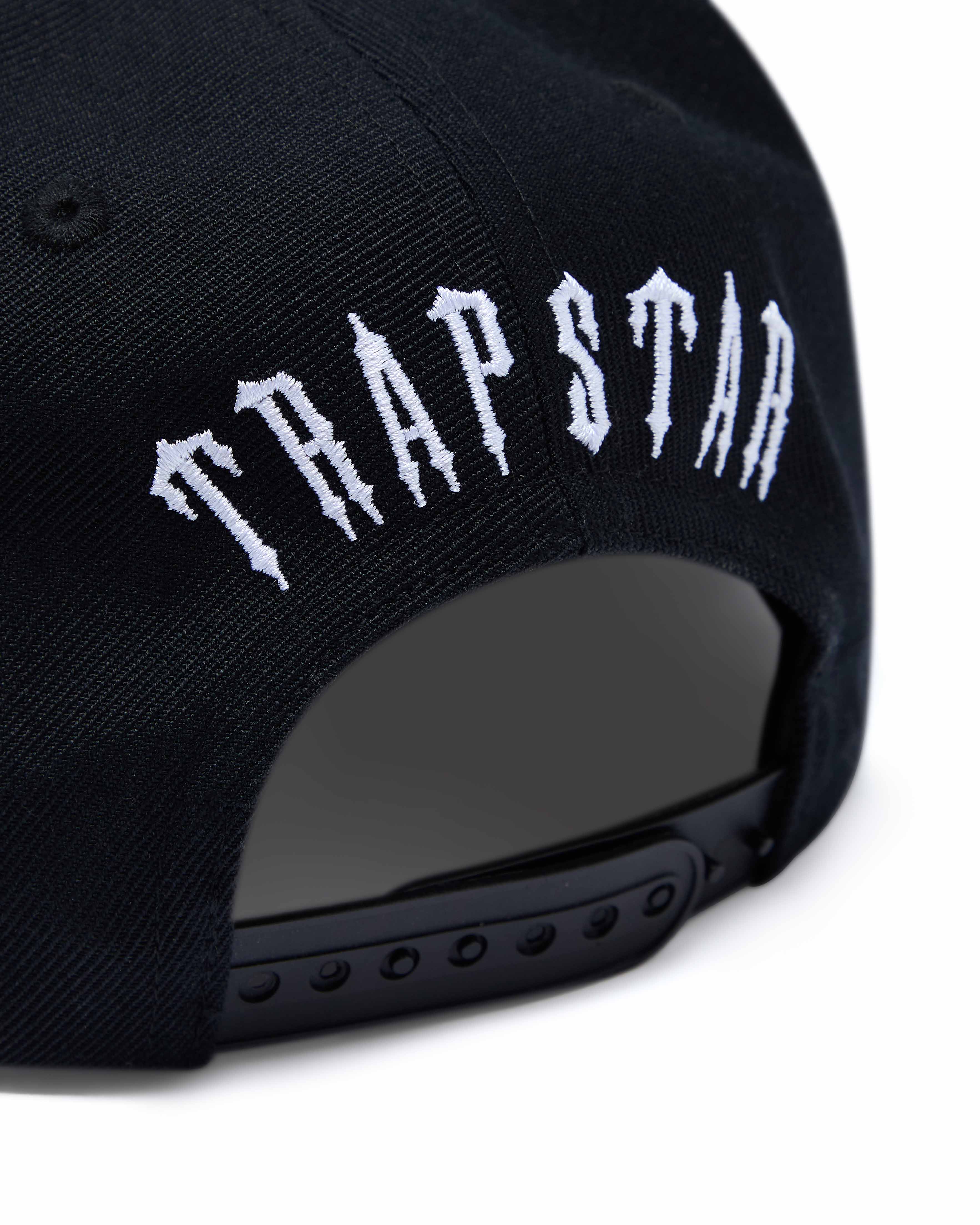 Black Women's Trapstar x Ed Hardy Snapback Caps UK | 94738-IJBQ